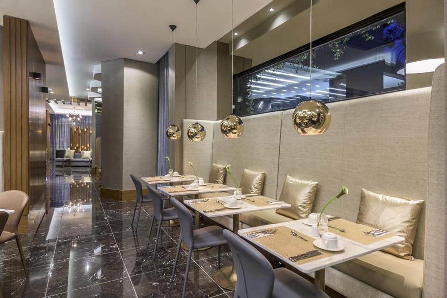 酒店 Courtyard By Marriott Airport 4*